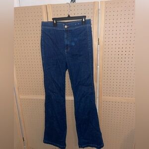 🍀5/$25🍀‎ Express Slim Flare Super High Rise Hyper Stretch Jeans size medium